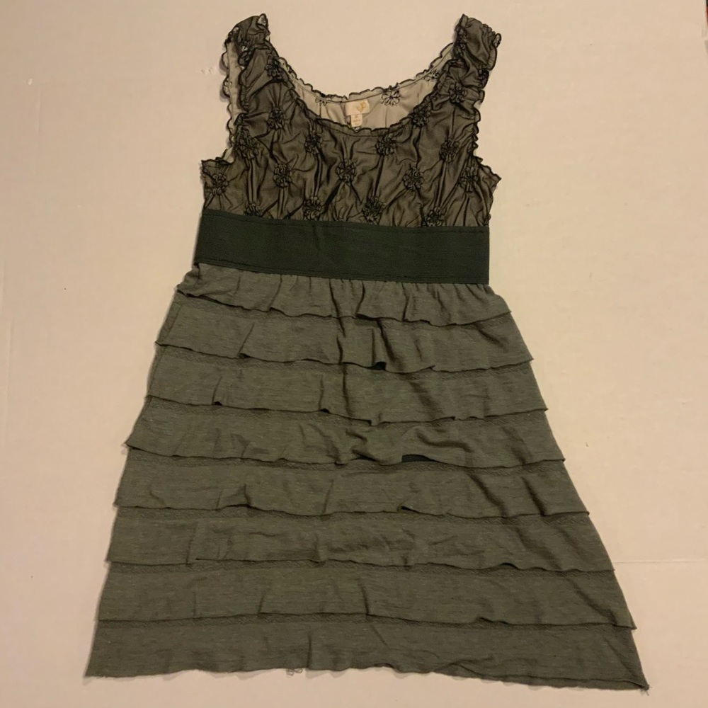 Gray stretchy tiered dress